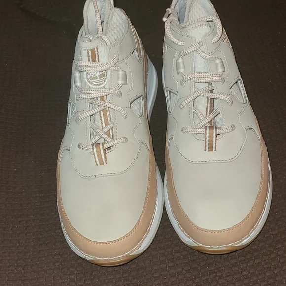 New Timberland "Timberloop" mid Hiker light beige nubuck sizes 7 and 7.5 - Picture 2 of 9